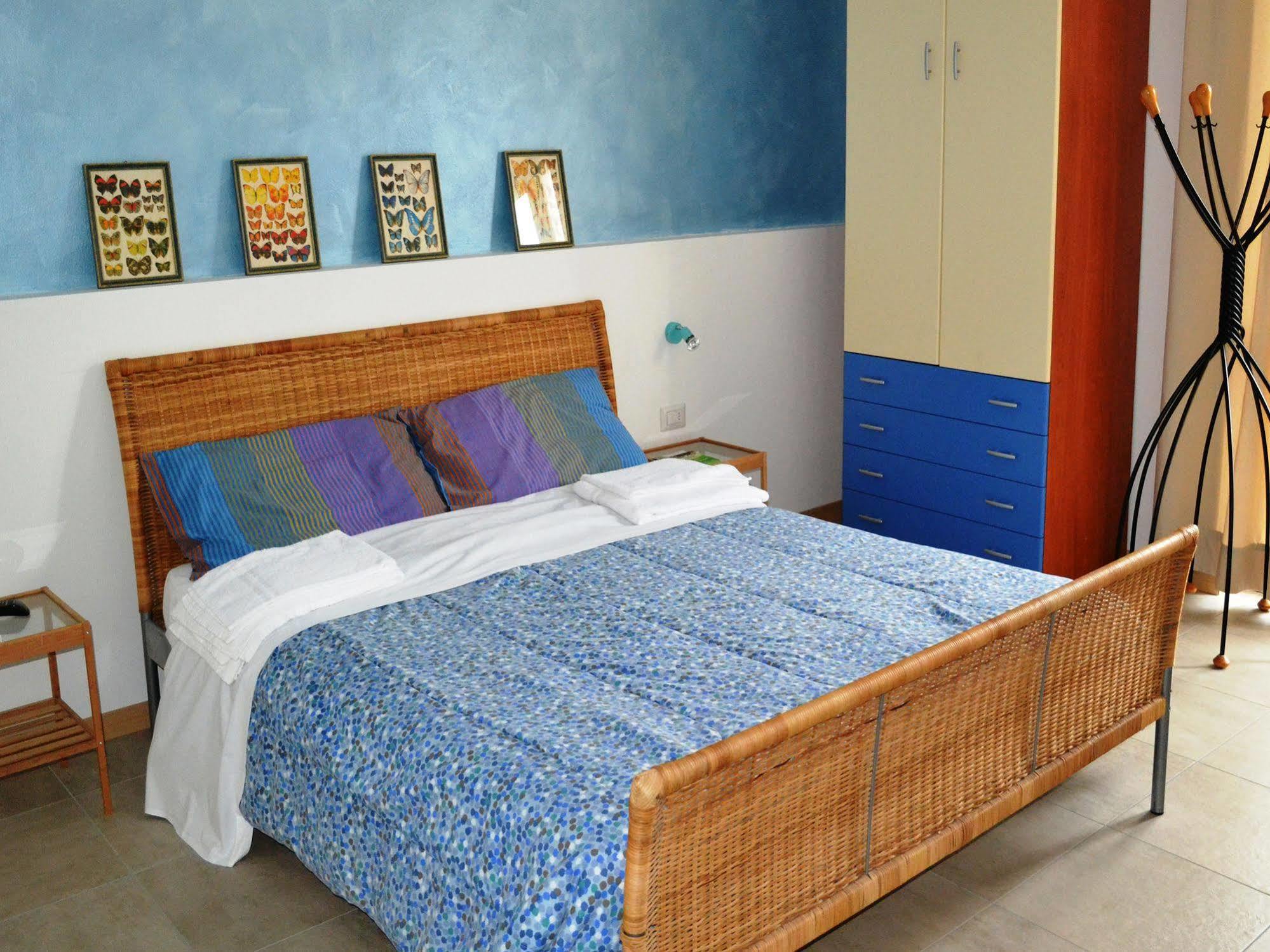 B&B Villa Monterosa Con Piscina Castronno Ngoại thất bức ảnh