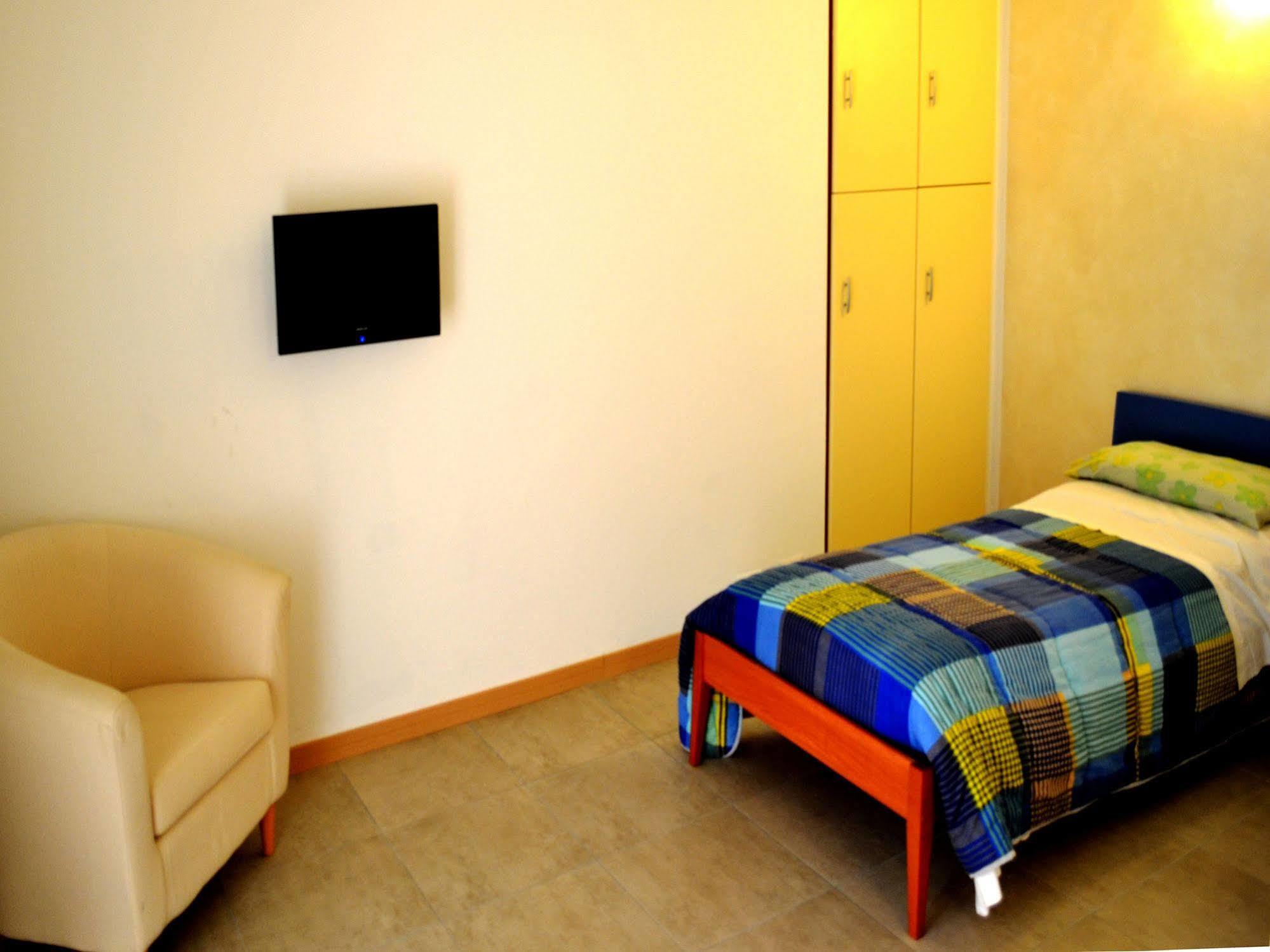 B&B Villa Monterosa Con Piscina Castronno Ngoại thất bức ảnh