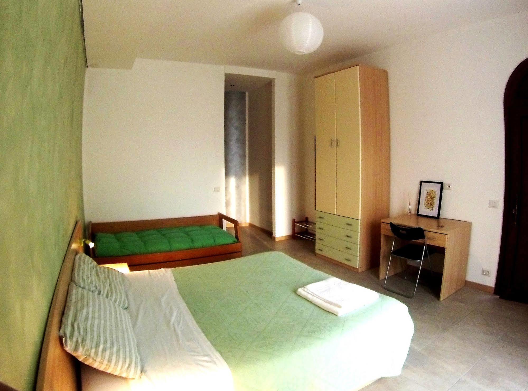 B&B Villa Monterosa Con Piscina Castronno Ngoại thất bức ảnh