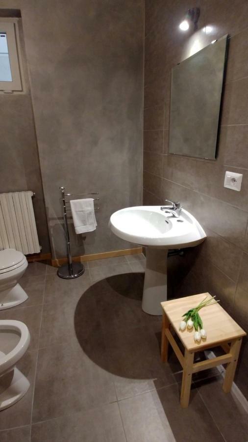 B&B Villa Monterosa Con Piscina Castronno Ngoại thất bức ảnh