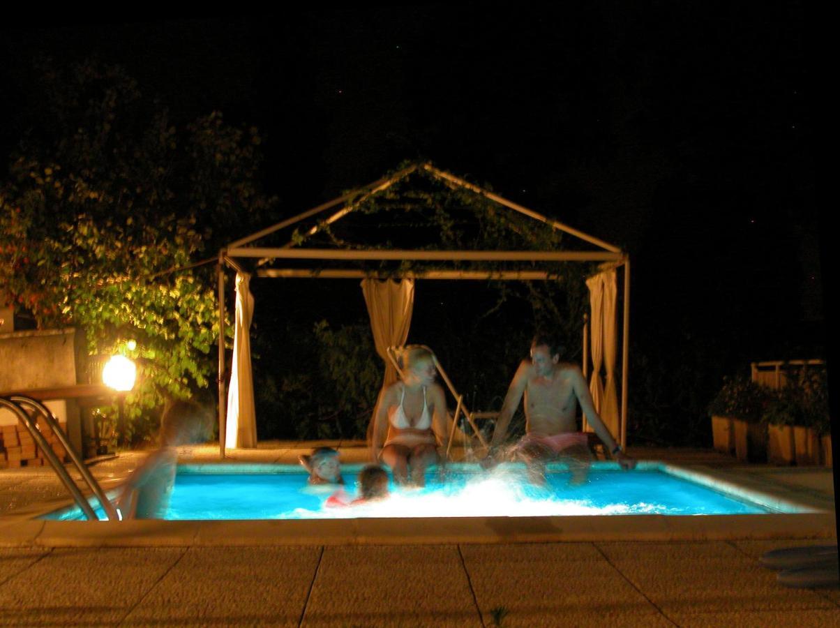 B&B Villa Monterosa Con Piscina Castronno Ngoại thất bức ảnh
